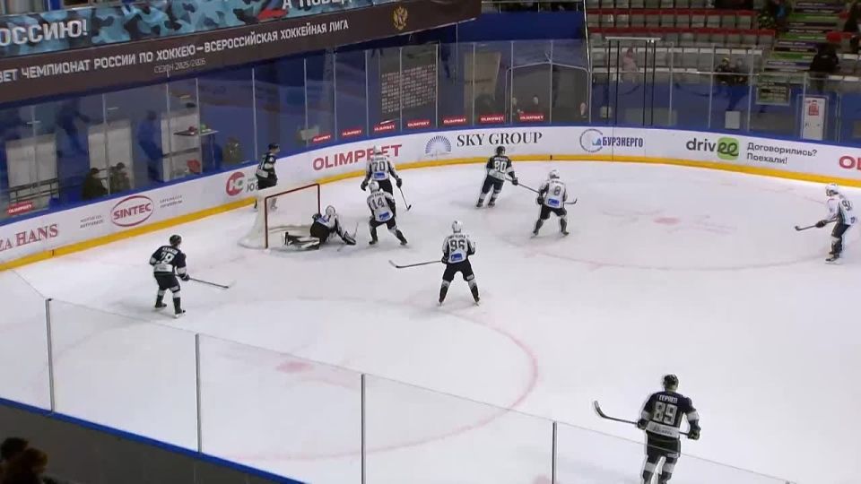 «Югра» забросила 11 шайб в ворота петербургского «Динамо»