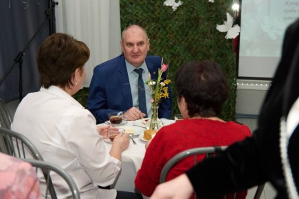 ����� ������������ ��������� ������� � �� ���������� ��� � 8 �����