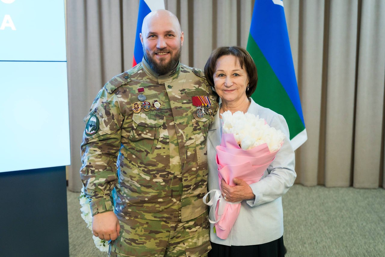 Губернатор Югры встретился с женами и матерями участников боевых действий Губернатор Югры встретился с женами и матерями участников боевых действий