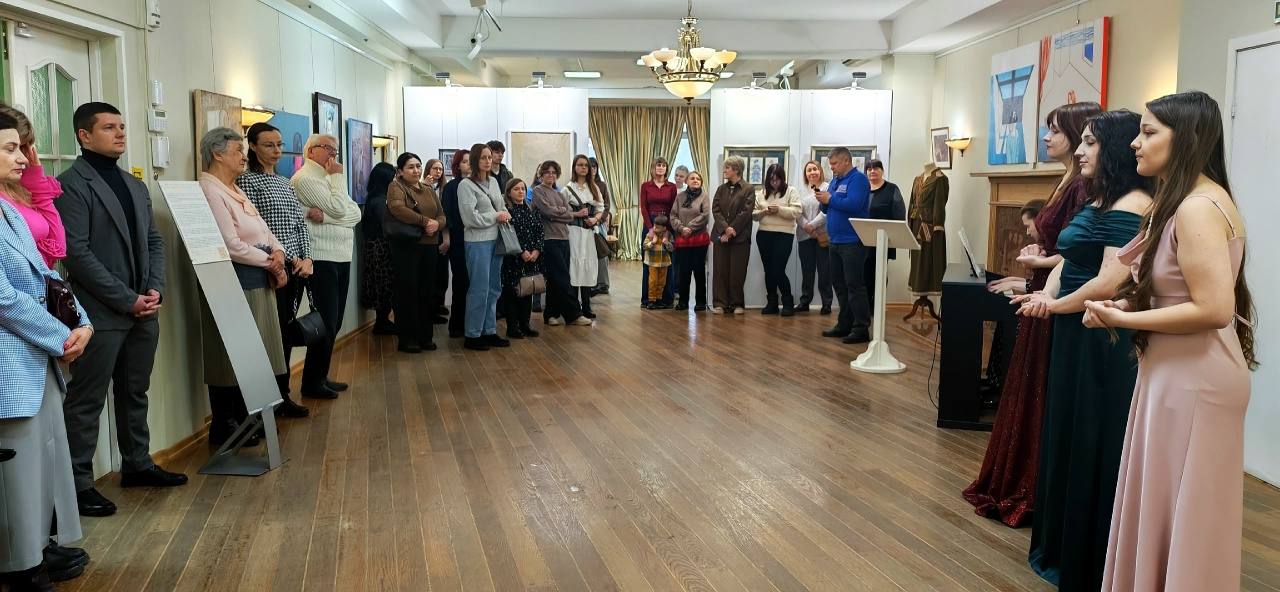 «Женщине посвящается» - весенний вернисаж с таким названием открылся в Ханты-Мансийске накануне Международного женского дня 8 Марта в Дом-музее народного художника СССР В.И. Игошева «Женщине посвящается» - весенний вернисаж с таким названием открылся в Ханты-Мансийске накануне Международного женского дня 8 Марта в Дом-музее народного художника СССР В.И. Игошева