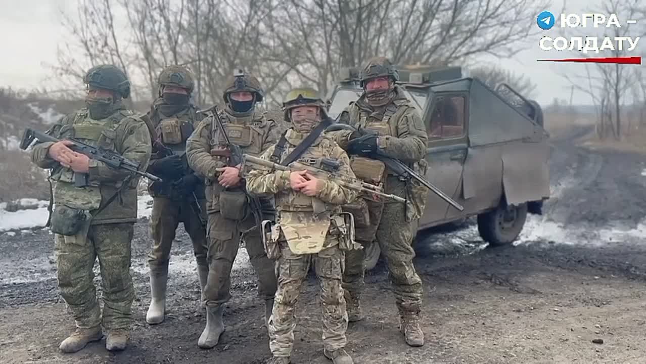 Военнослужащие поздравляют всех женщин с Международным женским днем