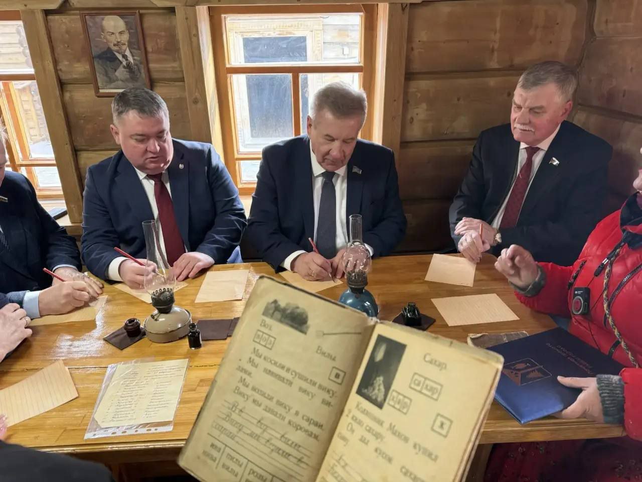 Дмитрий Кощенко: В День рождения нашего города я еще раз убедился, что Нижневартовск — это прежде всего люди и память о тех, кто стоял у истоков Дмитрий Кощенко: В День рождения нашего города я еще раз убедился, что Нижневартовск — это прежде всего люди и память о тех, кто стоял у истоков