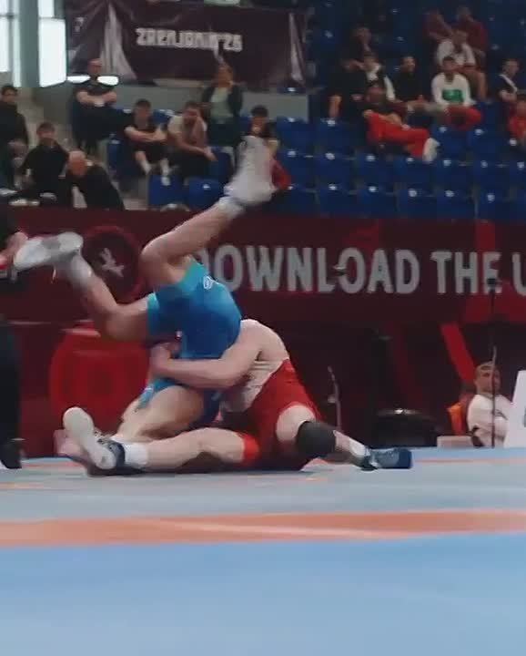 Югорский борец стал звездой соцсетей во время выступления на первенстве Европы в Сербии