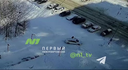 Место действия: сквер на Героев Самотлора, 22