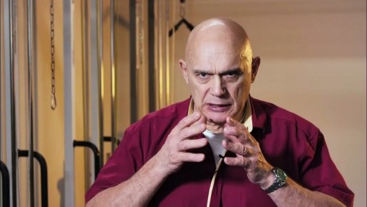 Как 10 тысяч шагов в день могут навредить суставам: мнение профессора Бубновского