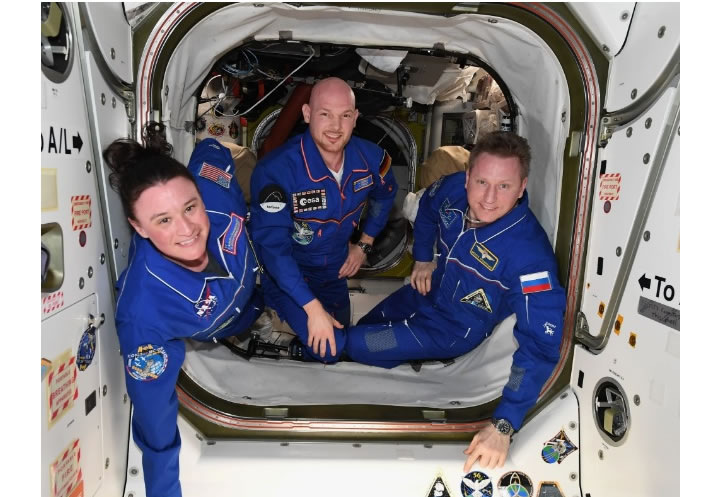 Как космонавты питаются в невесомости: интересные факты о космическом рационе