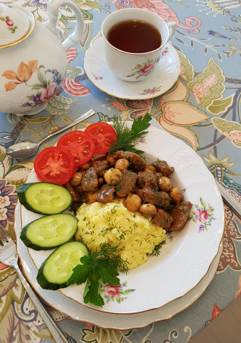 Теплое наслаждение: жаркое из телятины с шампиньонами для уютного вечера