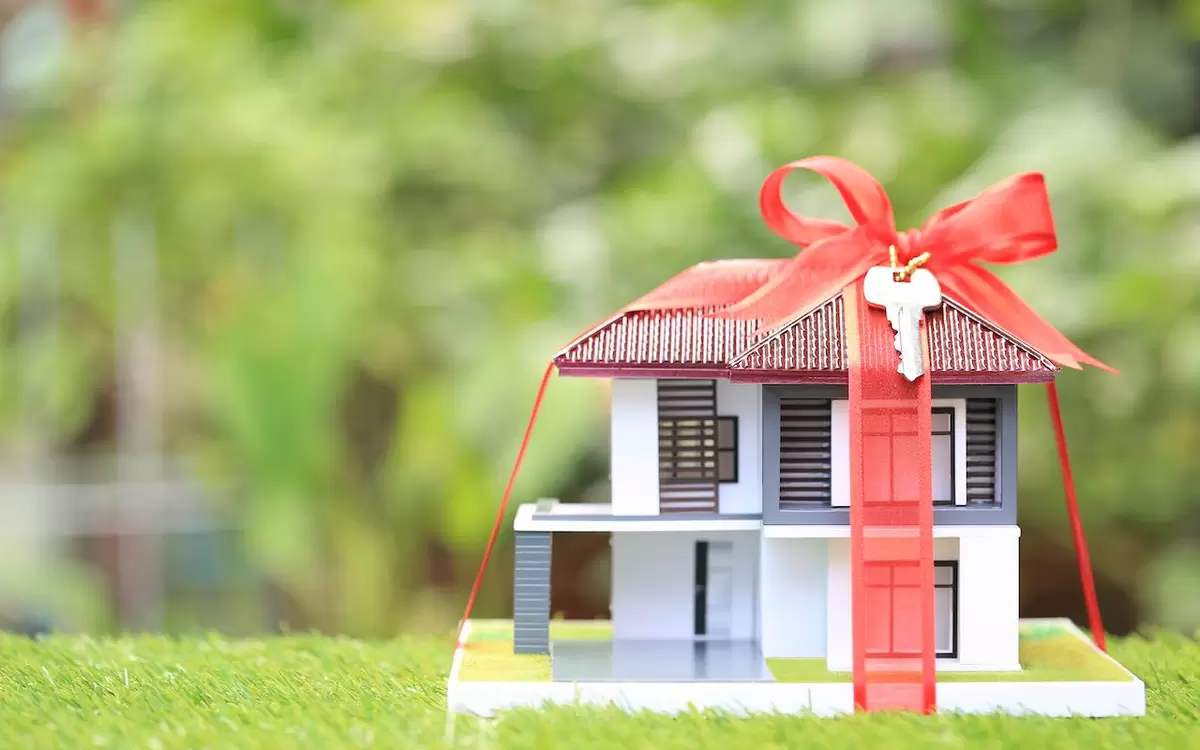 Дарение недвижимости: что нужно знать, чтобы не потерять квартиру