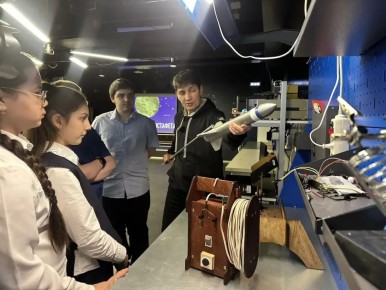 В Нефтеюганске ко Дню космонавтики прошло яркое и познавательное мероприятие для школьников