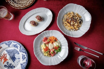 ���������������� ������: ������� �� Alaska Pool Club � �������� � Mich?le