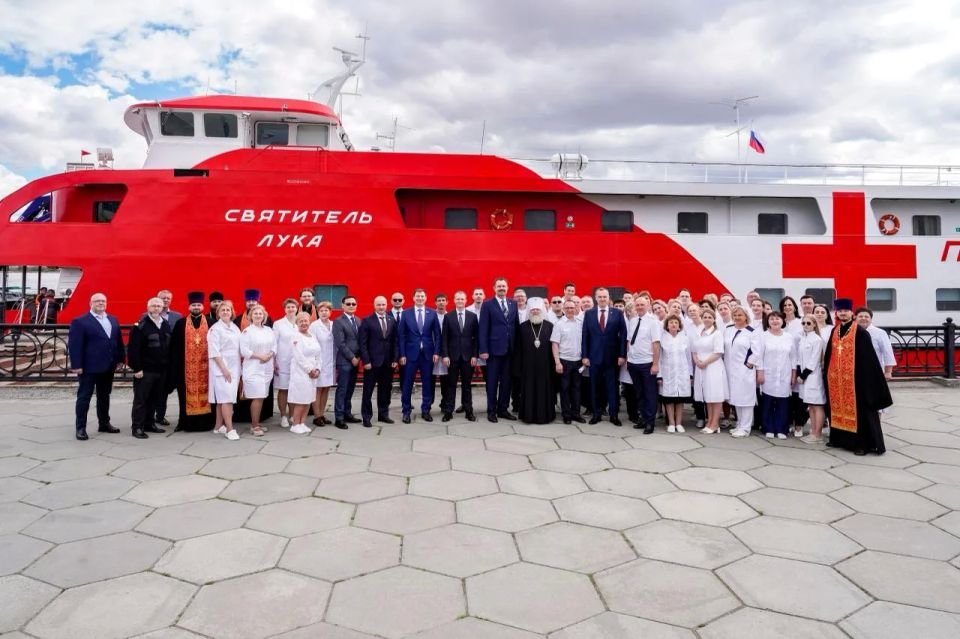 Новая югорская плавполиклиника отправилась в первый рейс Новая югорская плавполиклиника отправилась в первый рейс