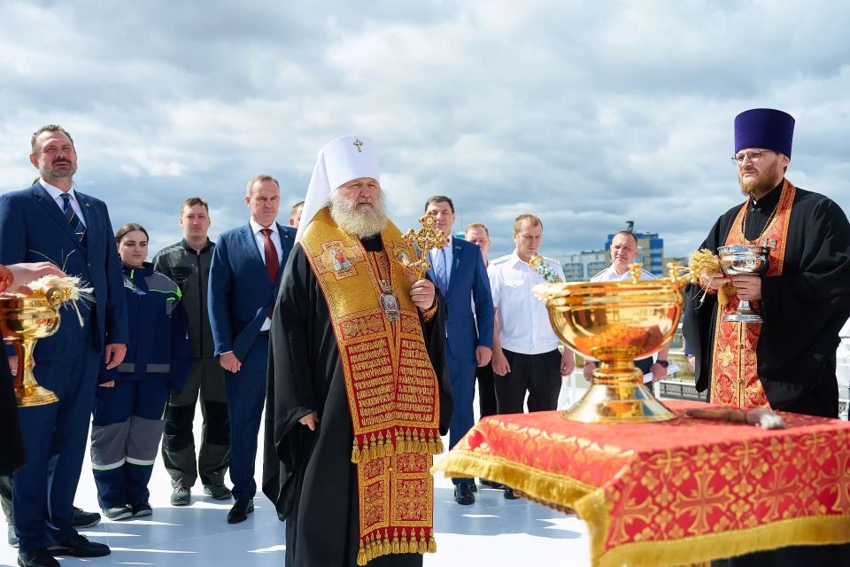 Уникальный медтеплоход «Святитель Лука» отправился в первый рейс Уникальный медтеплоход «Святитель Лука» отправился в первый рейс