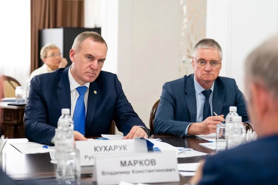 Руслан Кухарук: На рабочем совещании с представителями ПАО «Газпром» обсудили планы по дальнейшему развитию сотрудничества. Руслан Кухарук: На рабочем совещании с представителями ПАО «Газпром» обсудили планы по дальнейшему развитию сотрудничества.