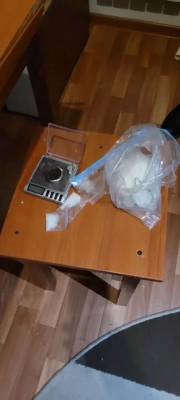 В Сургутском районе полицейские задержали двух иностранных граждан с запрещенными веществами В Сургутском районе полицейские задержали двух иностранных граждан с запрещенными веществами