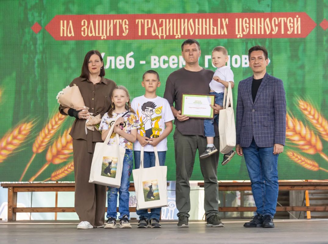 В Сургуте в четвёртый раз прошёл фестиваль «Русский мир» В Сургуте в четвёртый раз прошёл фестиваль «Русский мир»