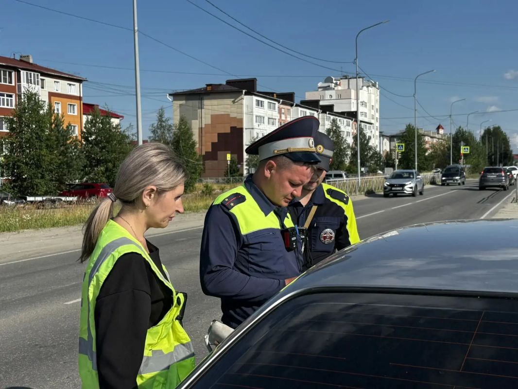 Госавтоинспекция совместно с «Движением первых» и волонтерами за безопасность на дорогах Госавтоинспекция совместно с «Движением первых» и волонтерами за безопасность на дорогах