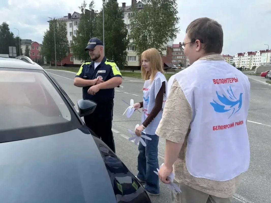 Госавтоинспекция совместно с «Движением первых» и волонтерами за безопасность на дорогах Госавтоинспекция совместно с «Движением первых» и волонтерами за безопасность на дорогах