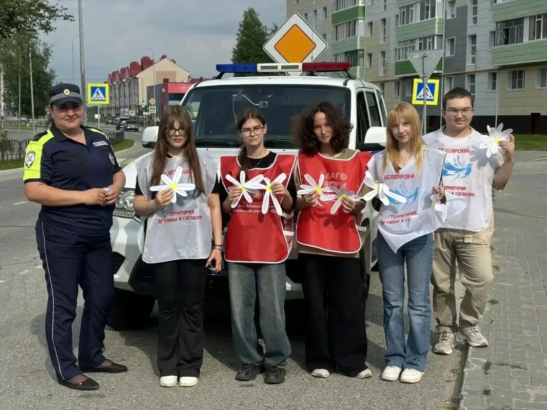 Госавтоинспекция совместно с «Движением первых» и волонтерами за безопасность на дорогах Госавтоинспекция совместно с «Движением первых» и волонтерами за безопасность на дорогах