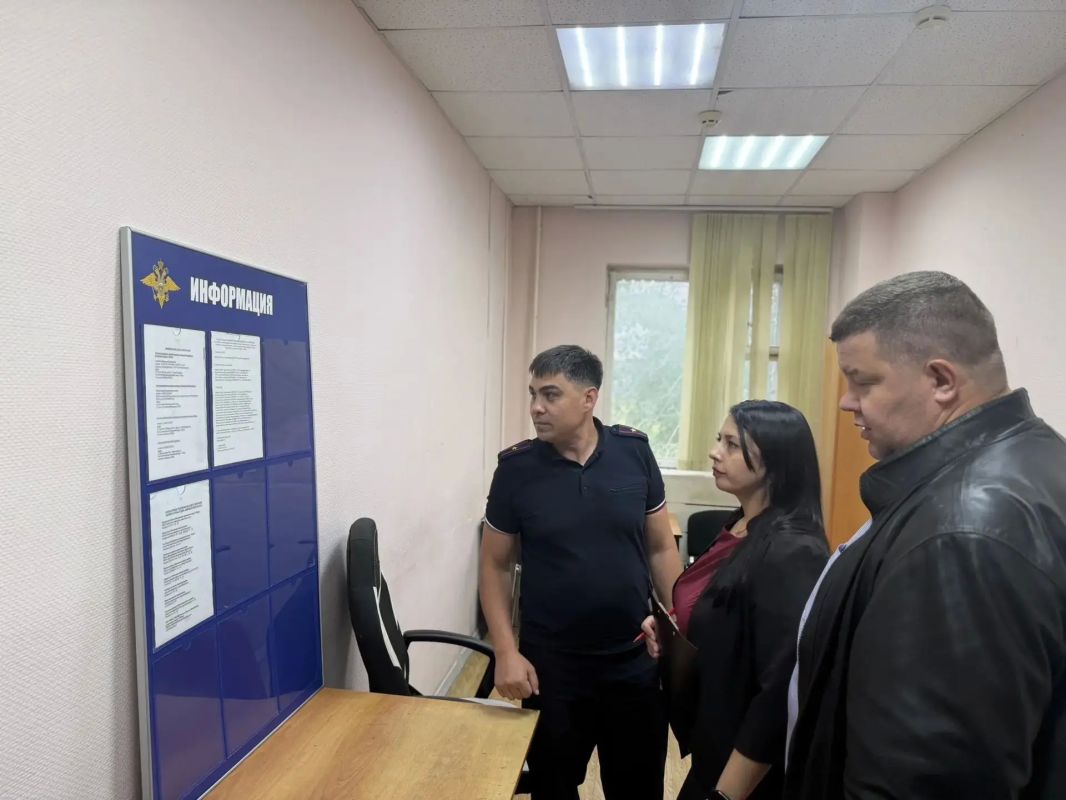 Члены ОНК ХМАО Югры оценили условия содержания в спецпомещении для задержанных в Излучинске Члены ОНК ХМАО Югры оценили условия содержания в спецпомещении для задержанных в Излучинске