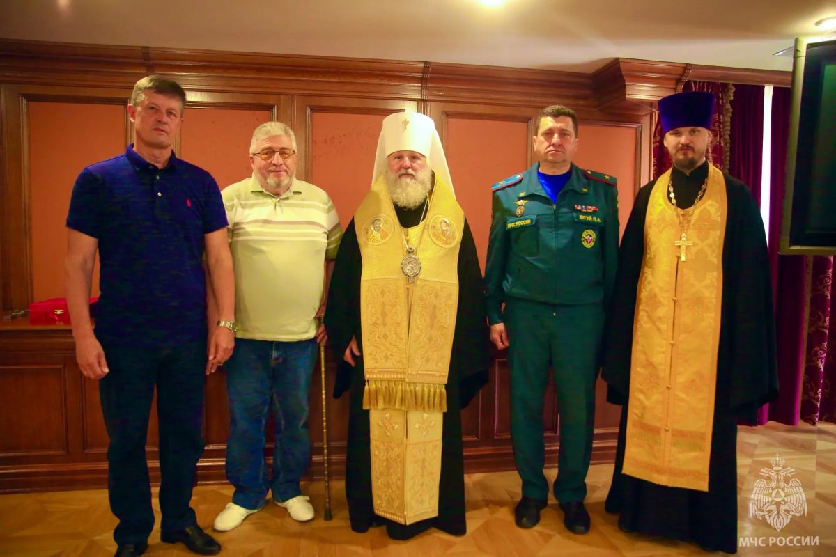 Икона Божьей Матери «Неопалимая Купина» передана в Воскресенский кафедральный собор города Ханты-Мансийска Икона Божьей Матери «Неопалимая Купина» передана в Воскресенский кафедральный собор города Ханты-Мансийска