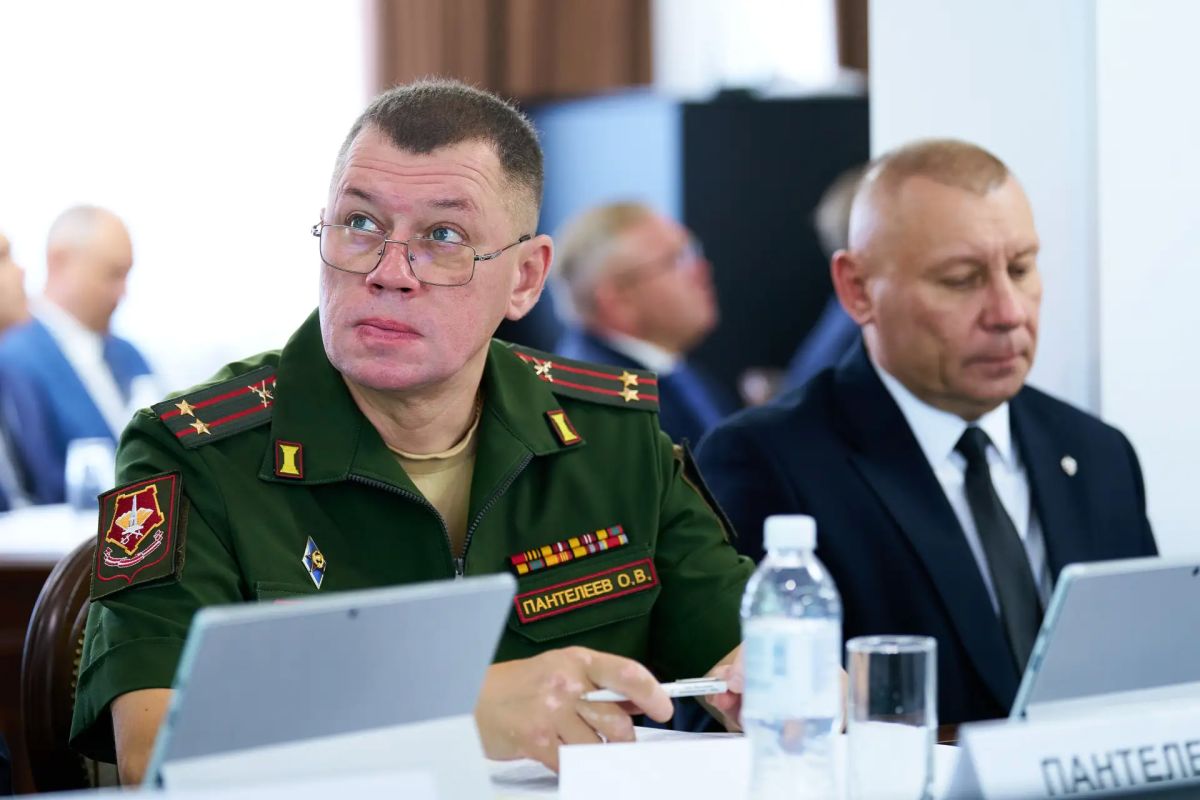 Руслан Кухарук: На заседании Оперативного штаба обсудили ситуацию по обеспечению топливом специализированного оборудования и автомобильного транспорта, задействованного в решении задач безопасности, медицинского обеспечения... Руслан Кухарук: На заседании Оперативного штаба обсудили ситуацию по обеспечению топливом специализированного оборудования и автомобильного транспорта, задействованного в решении задач безопасности, медицинского обеспечения...
