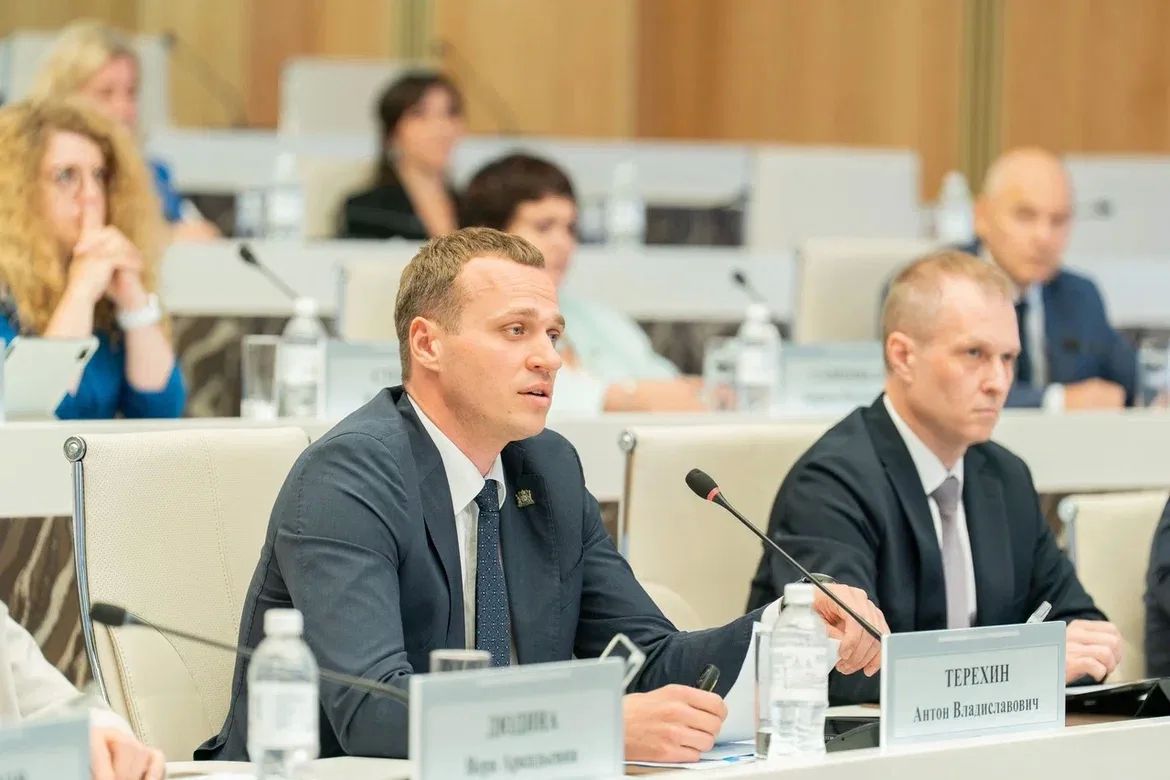 Руслан Кухарук: На заседании Комитета по проектному управлению и мониторингу социальноэкономического развития Югры руководители профильных ведомств, а также главы городов и районов отчитались о результатах реализации... Руслан Кухарук: На заседании Комитета по проектному управлению и мониторингу социальноэкономического развития Югры руководители профильных ведомств, а также главы городов и районов отчитались о результатах реализации...
