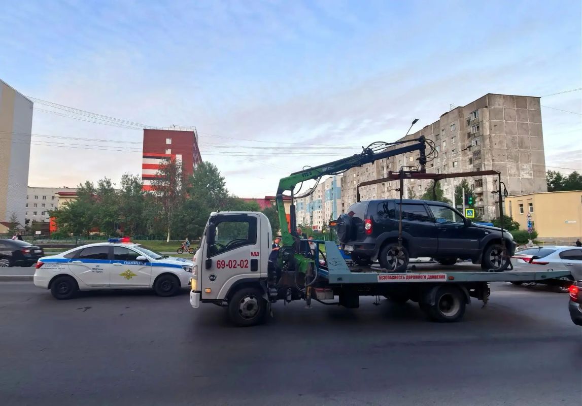 Сотрудники Госавтоинспекции продолжают профилактическую деятельность на дорогах Югры Сотрудники Госавтоинспекции продолжают профилактическую деятельность на дорогах Югры