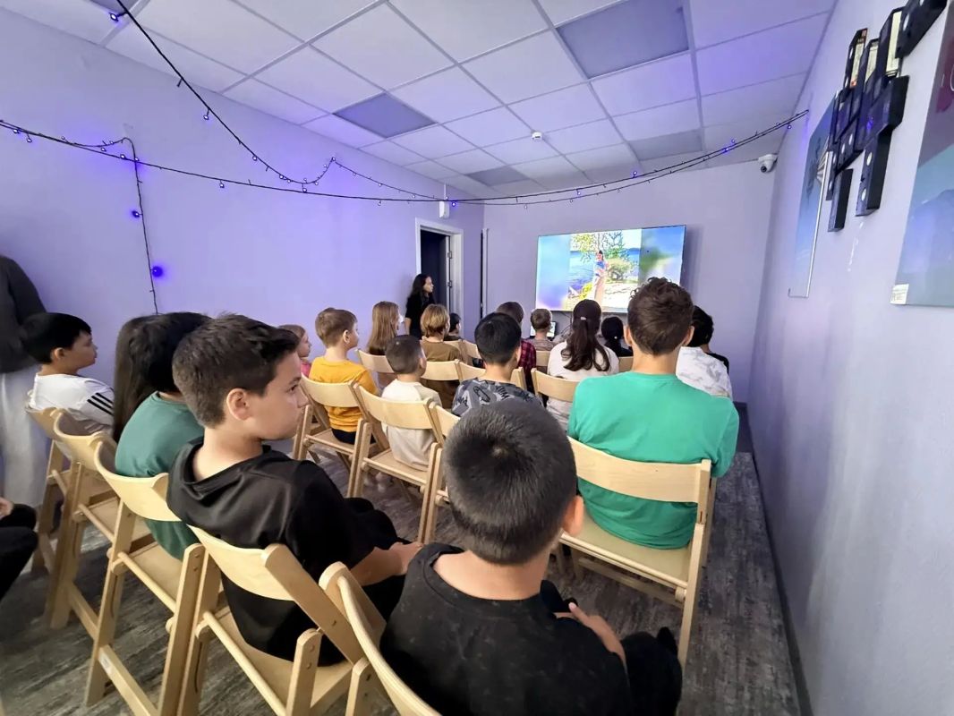 В подростковых клубах города прошел показ фильма «Озвучим память поколений» В подростковых клубах города прошел показ фильма «Озвучим память поколений»