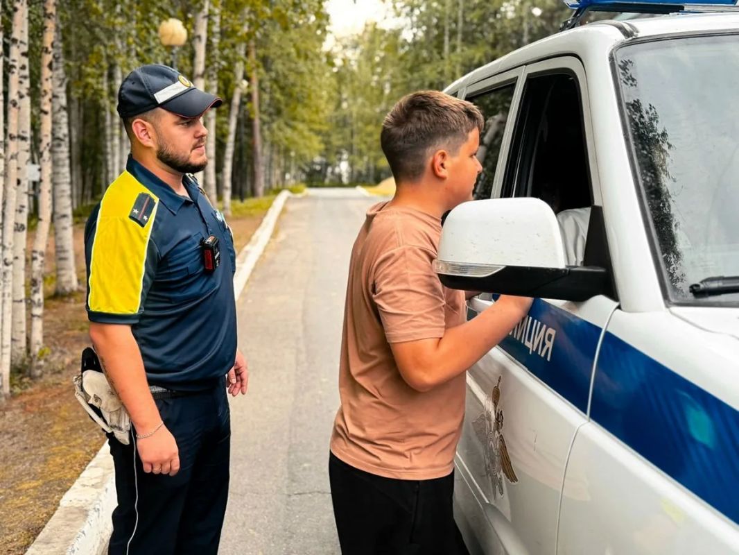 Весело и полезно: в Белоярском полицейские провели для детей игровые уроки по ПДД Весело и полезно: в Белоярском полицейские провели для детей игровые уроки по ПДД