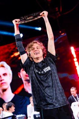 Киберспортсмен из Нижневартовска признан лучшим игроком в Dota 2 на одном из самых престижных турниров Киберспортсмен из Нижневартовска признан лучшим игроком в Dota 2 на одном из самых престижных турниров