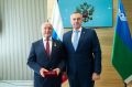 Губернатор Югры поздравил с 70-летним юбилеем главу Белоярского района