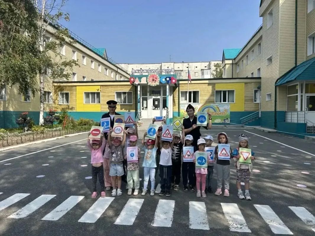 Во всех муниципальных образованиях округа госавтоинспекторы проводят профилактические мероприятия с несовершеннолетними по соблюдению Правил дорожного движения Во всех муниципальных образованиях округа госавтоинспекторы проводят профилактические мероприятия с несовершеннолетними по соблюдению Правил дорожного движения