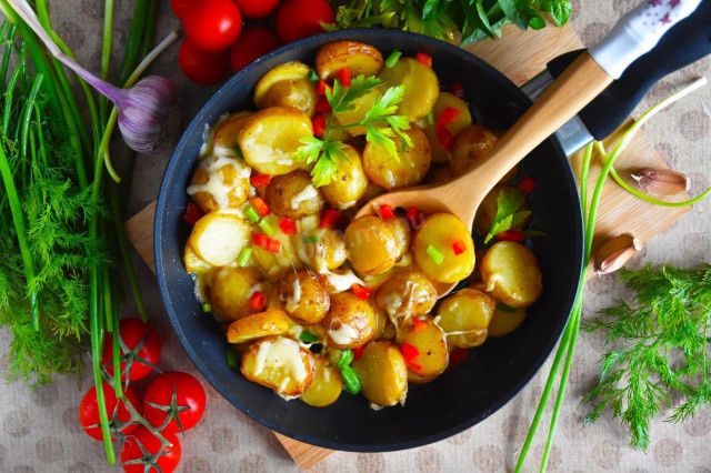 Как приготовить обжигающе вкусную картошку с сыром: пошаговый гид