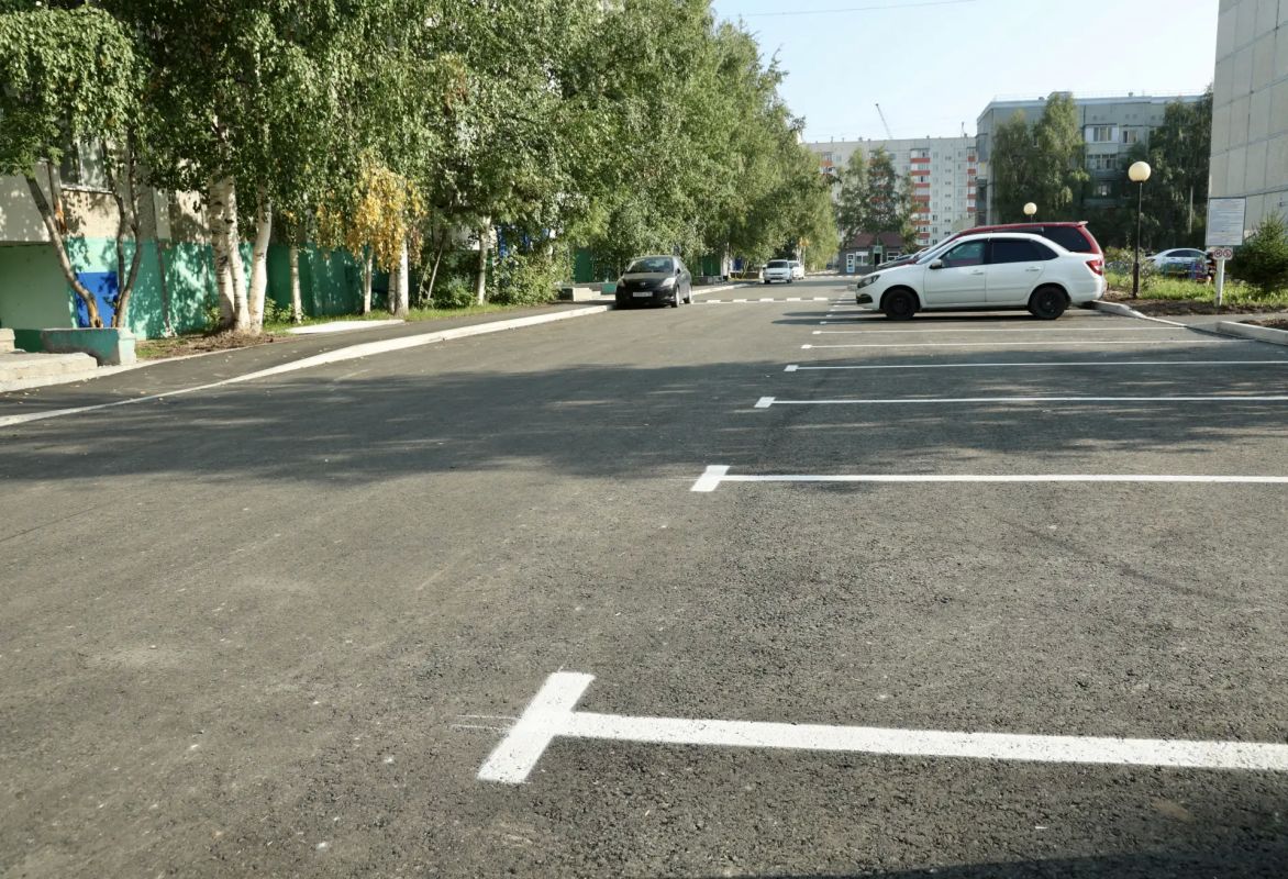 В Сургуте продолжается благоустройство дворовых территорий В Сургуте продолжается благоустройство дворовых территорий