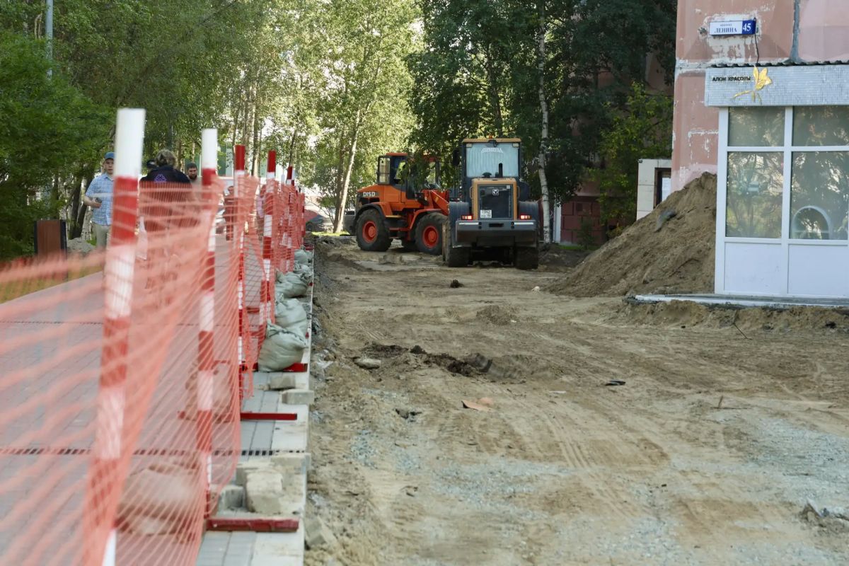 В Сургуте продолжается благоустройство дворовых территорий