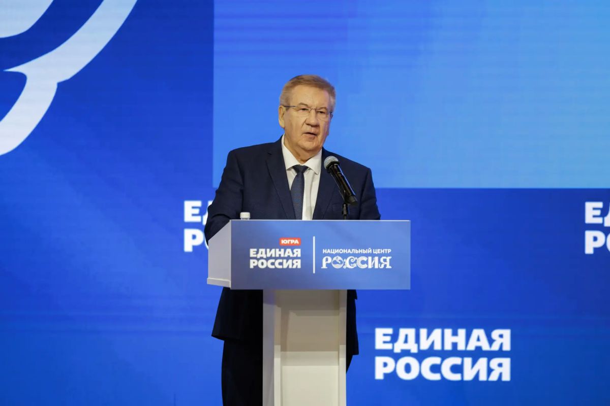 Принял участие в работе третьего этапа XXXIX конференции Ханты-Мансийского отделения «Единой России», где был принят региональный компонент народной программы, с которой партия идет на выборы Принял участие в работе третьего этапа XXXIX конференции Ханты-Мансийского отделения «Единой России», где был принят региональный компонент народной программы, с которой партия идет на выборы