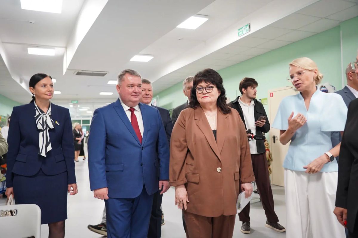 Дмитрий Кощенко: Вместе с заместителем председателя Думы Югры Натальей Леонидовной Западновой и депутатом регионального парламента Дмитрием Александровичем Аксновым был рад принять участие в ежегодном августовском совещании... Дмитрий Кощенко: Вместе с заместителем председателя Думы Югры Натальей Леонидовной Западновой и депутатом регионального парламента Дмитрием Александровичем Аксновым был рад принять участие в ежегодном августовском совещании...