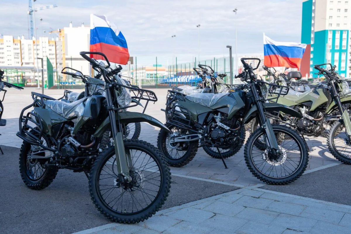Из Югры отправили новую партию спецтехники для бойцов СВО Из Югры отправили новую партию спецтехники для бойцов СВО