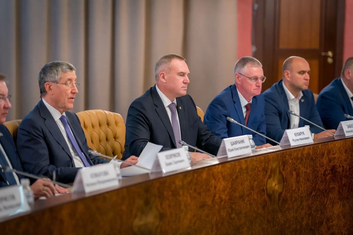 Руслан Кухарук: Подвели итоги ежегодного конкурса «Черное золото Югры» – знакового мероприятия для нашего округа, которое более 25 лет объединяет лучших специалистов нефтегазовой отрасли Руслан Кухарук: Подвели итоги ежегодного конкурса «Черное золото Югры» – знакового мероприятия для нашего округа, которое более 25 лет объединяет лучших специалистов нефтегазовой отрасли