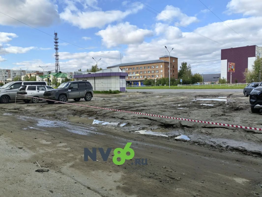 После публикации NV86 о последствиях укладки коммуникаций на Интернациональной, 26 провал огородили предупреждающей лентой
