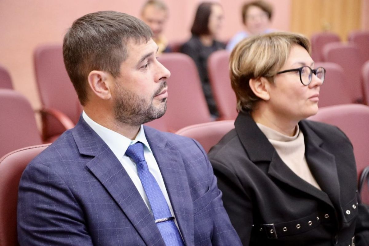 Дмитрий Кощенко: Провели 3-й этап 41-й конференции местного отделения партии «Единая Россия» Дмитрий Кощенко: Провели 3-й этап 41-й конференции местного отделения партии «Единая Россия»