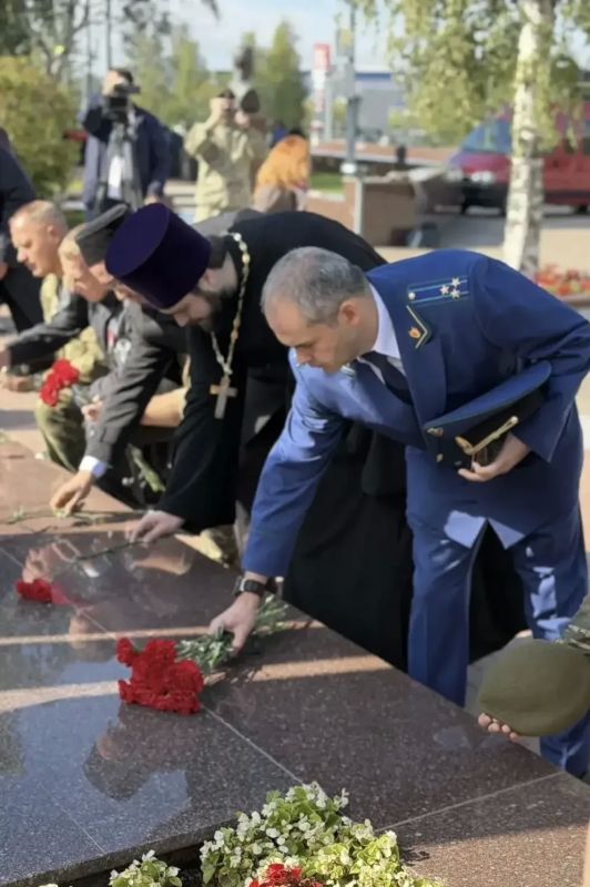 Ежегодно 3 сентября в России отмечается День солидарности в борьбе с терроризмом Ежегодно 3 сентября в России отмечается День солидарности в борьбе с терроризмом