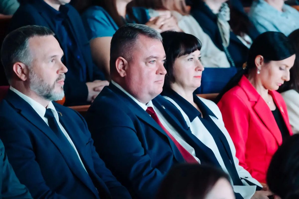 Дмитрий Кощенко: Был рад принять участие в торжественном собрании коллектива АО «Самотлорнефтегаз» ПАО НК «Роснефть» Дмитрий Кощенко: Был рад принять участие в торжественном собрании коллектива АО «Самотлорнефтегаз» ПАО НК «Роснефть»