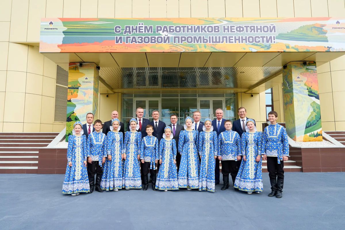 Руслан Кухарук: Продолжаем чествовать работников ТЭК в преддверии Дня работников нефтяной и газовой промышленности Руслан Кухарук: Продолжаем чествовать работников ТЭК в преддверии Дня работников нефтяной и газовой промышленности