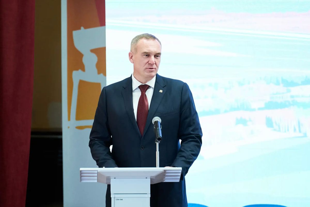 Владимир Якушев поздравил нефтяников «РН-Юганскнефтегаз» с профессиональным праздником Владимир Якушев поздравил нефтяников «РН-Юганскнефтегаз» с профессиональным праздником