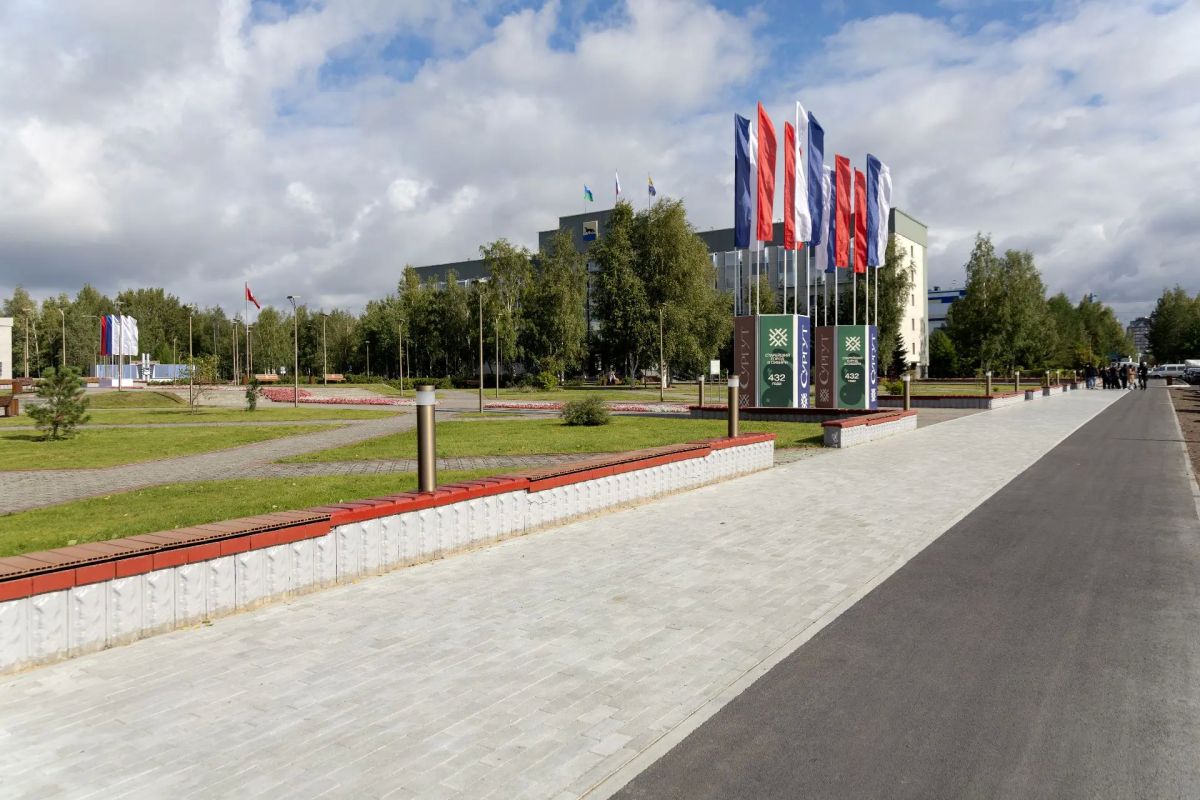 В Сургуте завершается масштабная дорожно-ремонтная кампания В Сургуте завершается масштабная дорожно-ремонтная кампания