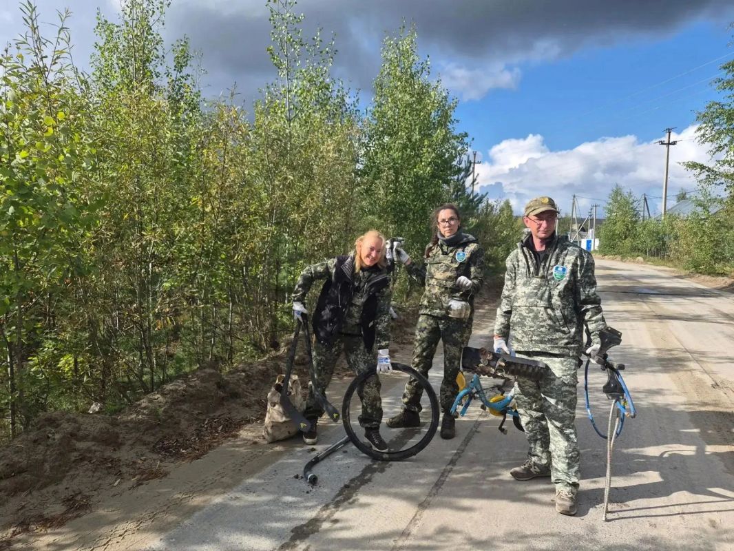 Сотрудники Белоярского отдела Природнадзора Югры присоединились к общегородскому субботнику, организованному администрацией Белоярского района Сотрудники Белоярского отдела Природнадзора Югры присоединились к общегородскому субботнику, организованному администрацией Белоярского района