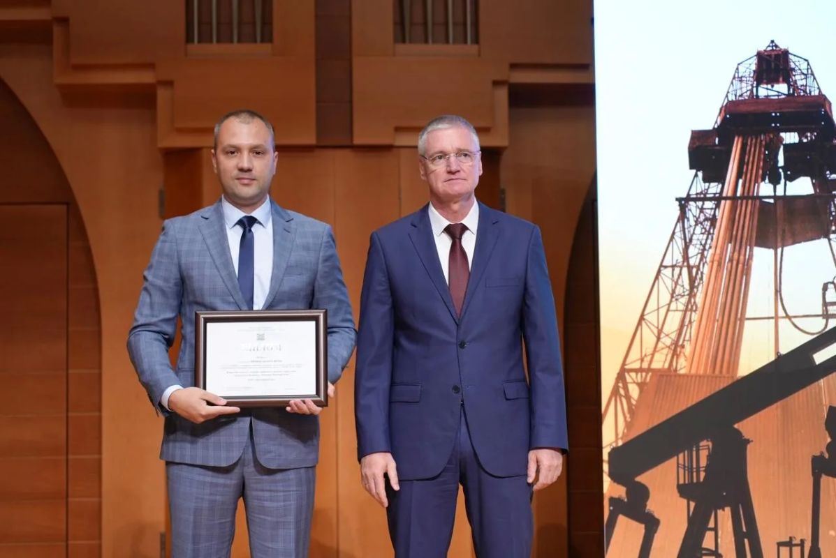 Сотрудники предприятий «СибурТюменьГаза» и «Запсибтрансгаза» отмечены наградами конкурса «Чёрное золото Югры» Сотрудники предприятий «СибурТюменьГаза» и «Запсибтрансгаза» отмечены наградами конкурса «Чёрное золото Югры»