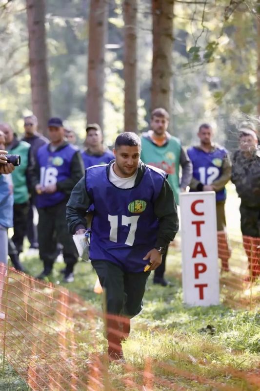 Огнеборец из Югры вошел в десятку лучших лесных пожарных России Огнеборец из Югры вошел в десятку лучших лесных пожарных России