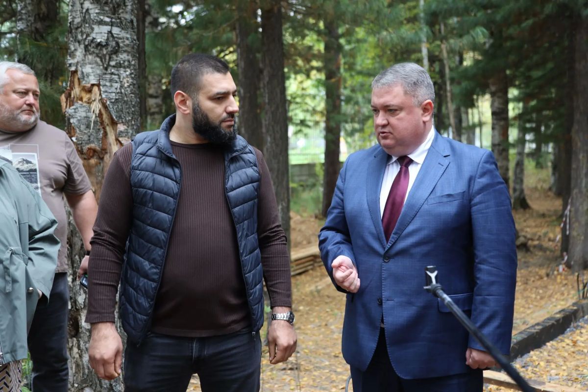 Дмитрий Кощенко: После заседания городского штаба по строительству вместе с коллегами и представителями общественности выехали на осмотр объектов благоустройства Дмитрий Кощенко: После заседания городского штаба по строительству вместе с коллегами и представителями общественности выехали на осмотр объектов благоустройства